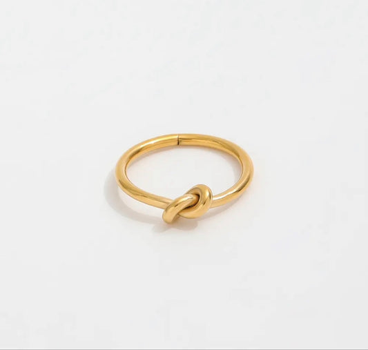 Sculpted Knot Ring
