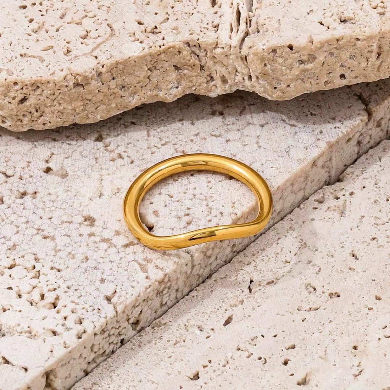 Simple Wave Band Ring